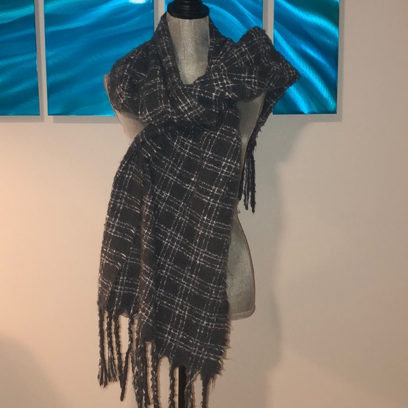 Renee’s NYC Wrap - Picture 2 of 3